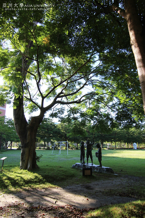 亞洲大學(ASIA UNIVERSITY)：晴空☼萬里無雲＆希臘羅馬式建築好壯觀好美✪亞洲大學✪偶像劇-親愛的，我愛上別人了~場景拍拍走~102.08.25