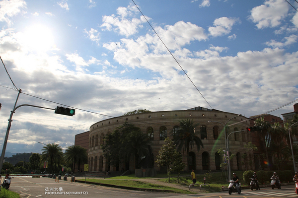 亞洲大學(ASIA UNIVERSITY):亞洲大學✪荷花池~早起的人兒拍花兒去~103.05.14&05.17