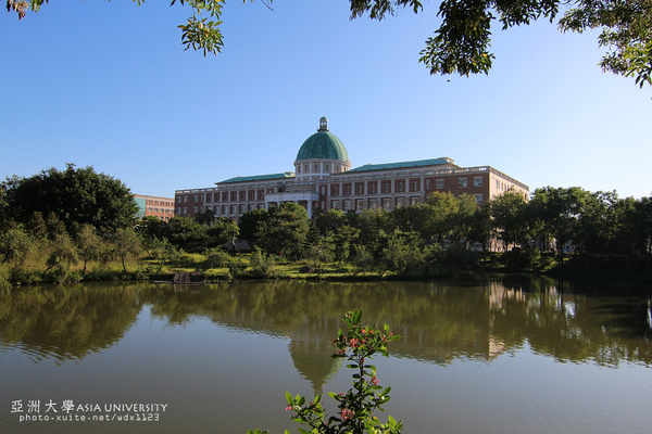 亞洲大學(ASIA UNIVERSITY)：晴空☼萬里無雲＆希臘羅馬式建築好壯觀好美✪亞洲大學✪偶像劇-親愛的，我愛上別人了~場景拍拍走~102.08.25