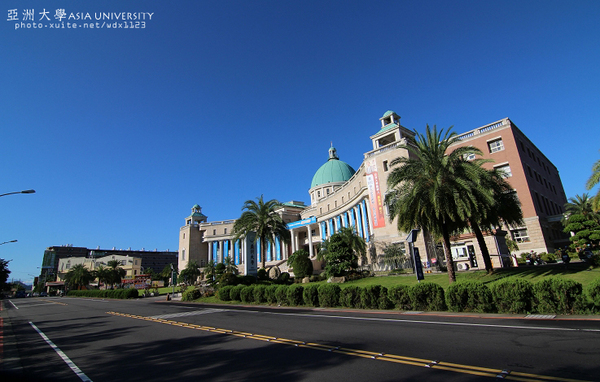 亞洲大學(ASIA UNIVERSITY)：晴空☼萬里無雲＆希臘羅馬式建築好壯觀好美✪亞洲大學✪偶像劇-親愛的，我愛上別人了~場景拍拍走~102.08.25