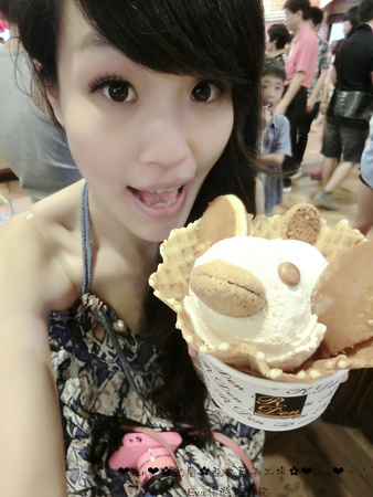 亞典菓子工場：【食記】oO。。宜蘭　宜蘭市　亞典菓子工場　冰淇淋、咖啡、年輪蛋糕、麵包、歐式建築、山寨村、一日遊　可愛又消暑的鴨鴨冰淇淋，大家要來吃看看喲～oO。o○。　