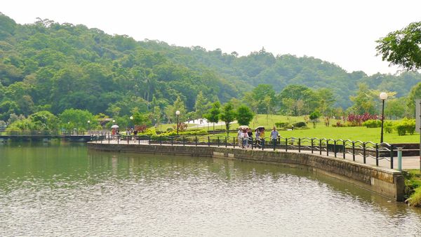 龍潭湖：宜蘭-讓人身心靈放鬆龍潭湖.悠閒走走去~