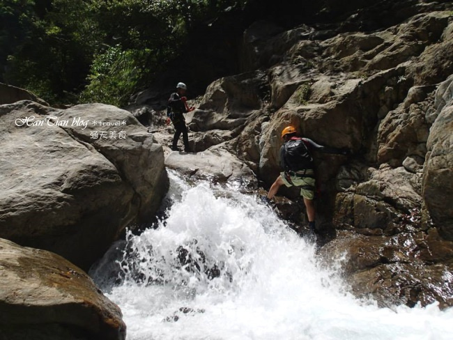 521941_639237586089449_2140487144_n