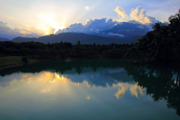 雲山水生態農莊：[遊記]【花蓮壽豐鄉】雲山水生態農莊。 絕美夢幻湖反霞光美景