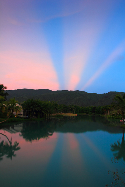 雲山水生態農莊：[遊記]【花蓮壽豐鄉】雲山水生態農莊。 絕美夢幻湖反霞光美景