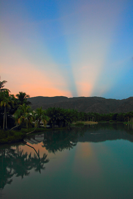 雲山水生態農莊：[遊記]【花蓮壽豐鄉】雲山水生態農莊。 絕美夢幻湖反霞光美景
