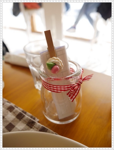 Ancre Cafe安克黑咖啡：【淡水】Ancre café 安克黑咖啡－當甜甜圈烙上了船錨圖案，沒想到好看又好吃呀！