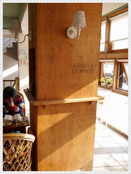 Ancre Cafe安克黑咖啡：【淡水】Ancre café 安克黑咖啡－當甜甜圈烙上了船錨圖案，沒想到好看又好吃呀！