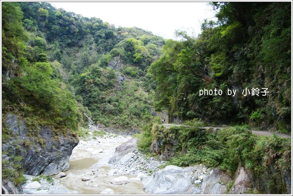 白楊步道：「白楊步道」七彩水簾洞尋找美猴王!!