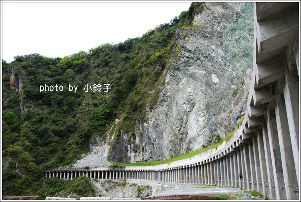 白楊步道：「白楊步道」七彩水簾洞尋找美猴王!!