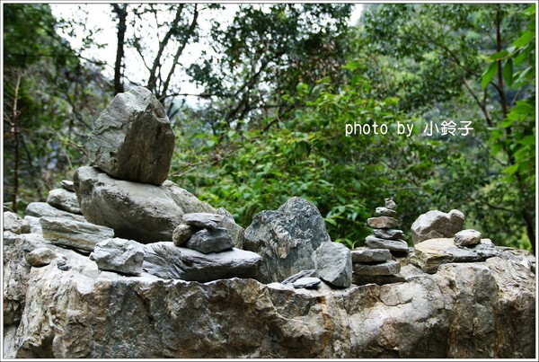 白楊步道：「白楊步道」七彩水簾洞尋找美猴王!!