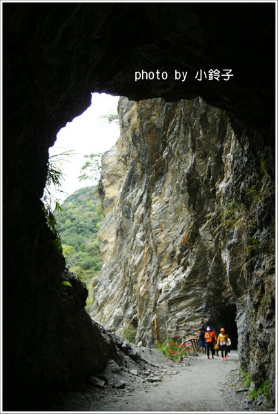 白楊步道：「白楊步道」七彩水簾洞尋找美猴王!!