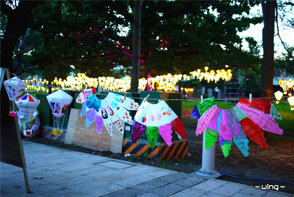 鐵花村：［台東］也有藍曬圖【誠品台東故事館】藍曬廣場。【鐡花村】音樂聚落‧慢市集熱氣球彩繪嘉年華