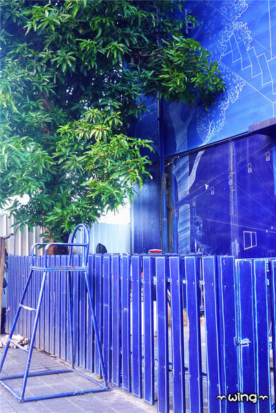 鐵花村：［台東］也有藍曬圖【誠品台東故事館】藍曬廣場。【鐡花村】音樂聚落‧慢市集熱氣球彩繪嘉年華