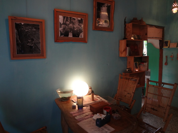 月光小棧：1020120[官本金文愛台灣]月光小棧的月光咖啡館女妖藝廊隱藏在深山中之美