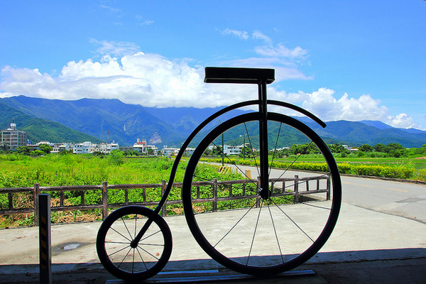 大坡池： [遊記]【台東池上鄉】大坡池。 藍天白雲與湖畔之美