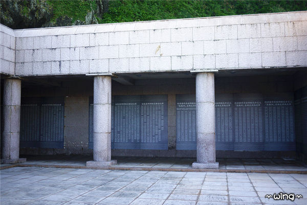 綠島小旅行：［台東綠島］環島遊。將軍岩-哈巴狗-睡美人-人權文化園區-燈塔-綠島監獄-大哥的故事-海草冰