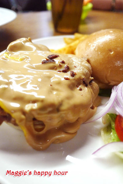 Aniki Burger：【Aniki阿尼基美式餐廳】平價美式料理。漢堡。早午餐。義大利麵。燉飯