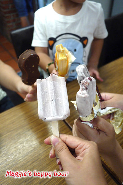 Aniki Burger：【Aniki阿尼基美式餐廳】平價美式料理。漢堡。早午餐。義大利麵。燉飯