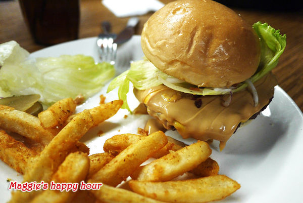 Aniki Burger：【Aniki阿尼基美式餐廳】平價美式料理。漢堡。早午餐。義大利麵。燉飯