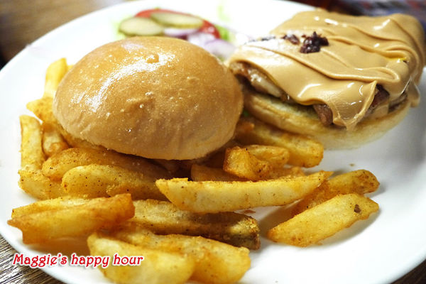 Aniki Burger：【Aniki阿尼基美式餐廳】平價美式料理。漢堡。早午餐。義大利麵。燉飯