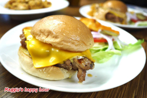 Aniki Burger：【Aniki阿尼基美式餐廳】平價美式料理。漢堡。早午餐。義大利麵。燉飯