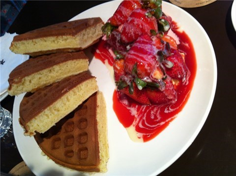 草莓鬆餅 - 中正區的咖啡弄)