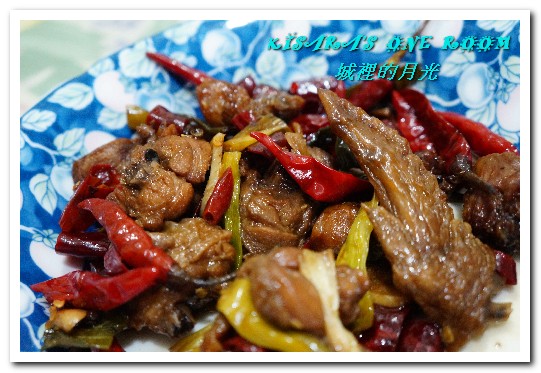 城裡的月光:高雄土雞料理.在家就能夠品嘗的三杯雞雙饗好味──城裡的月光