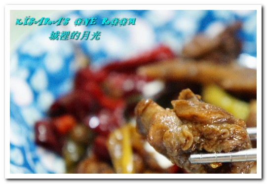 城裡的月光:高雄土雞料理.在家就能夠品嘗的三杯雞雙饗好味──城裡的月光