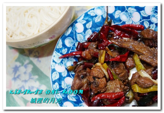 城裡的月光:高雄土雞料理.在家就能夠品嘗的三杯雞雙饗好味──城裡的月光