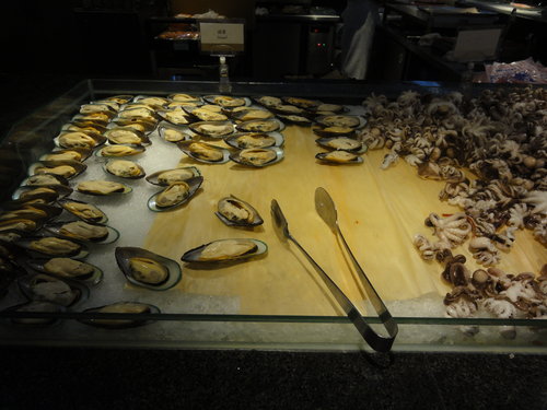 海港餐廳漢神巨蛋5樓:全國最大的自助餐廳 - 漢神巨蛋海港餐廳