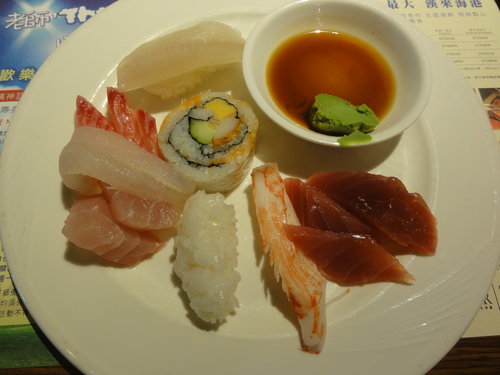 海港餐廳漢神巨蛋5樓:全國最大的自助餐廳 - 漢神巨蛋海港餐廳