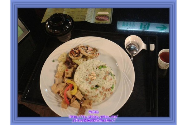 艾妮塔養生素食(新光三越左營店):(高雄左營區)艾妮塔養生素食/新光三越左營店~二訪