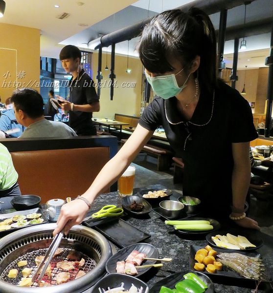 七輪燒肉本舖(巨蛋店)：融合日韓料理風格     ..七輪燒肉本舖(巨蛋店)