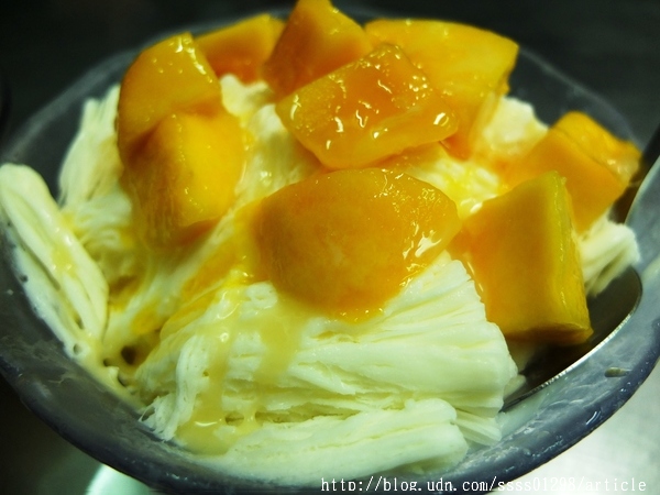 福泉雪花冰、布丁豆花:【美食特搜。高雄鼓山區】福泉布丁豆花雪花冰。民國70年創立 雪花冰 布丁豆花 八寶冰 在地人更激推老冰店!