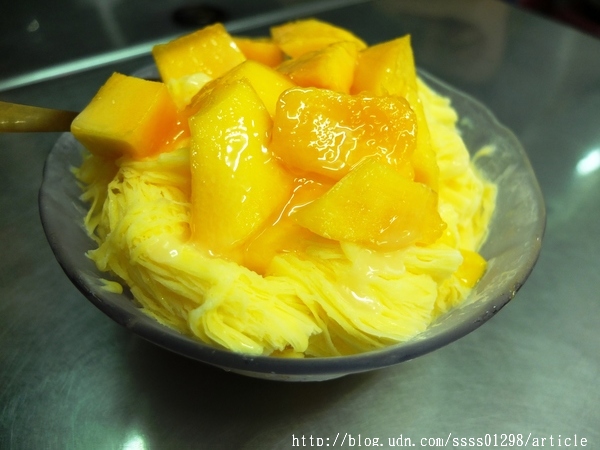 福泉雪花冰、布丁豆花:【美食特搜。高雄鼓山區】福泉布丁豆花雪花冰。民國70年創立 雪花冰 布丁豆花 八寶冰 在地人更激推老冰店!