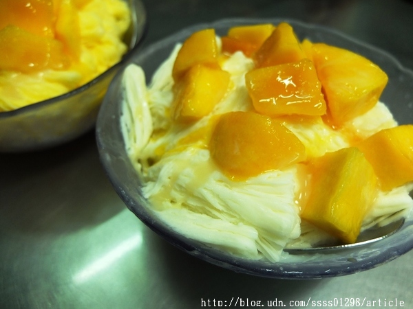 福泉雪花冰、布丁豆花:【美食特搜。高雄鼓山區】福泉布丁豆花雪花冰。民國70年創立 雪花冰 布丁豆花 八寶冰 在地人更激推老冰店!