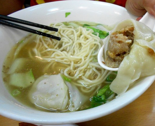 羅師傅麵食館(本店)：羅師傅麵食館-西子灣店