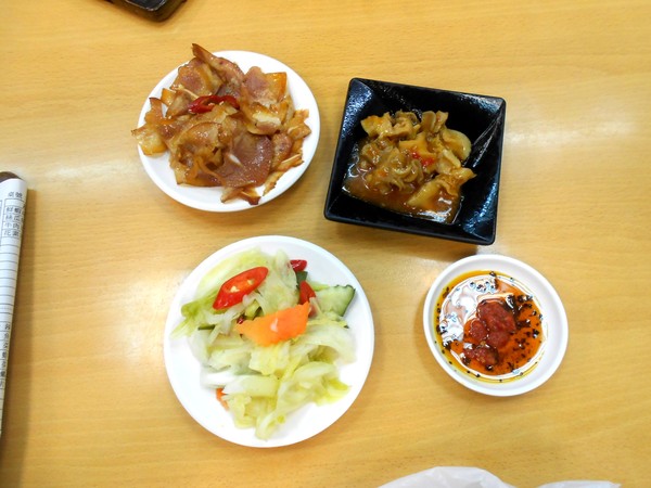 羅師傅麵食館(本店):羅師傅麵食館-西子灣店