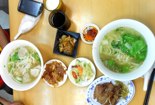 羅師傅麵食館(本店):羅師傅麵食館-西子灣店