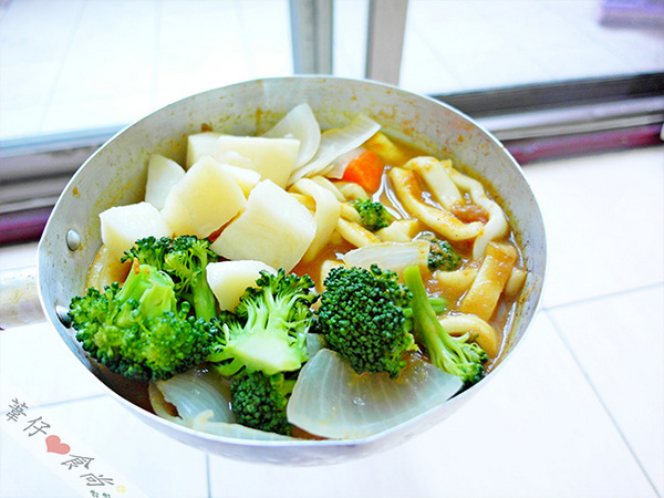 小魔女咖哩：[邀約]小魔女咖哩DIY外面買不到創意自製起司咖哩可樂餅!!!