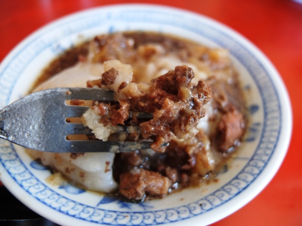 三塊厝肉圓嫂：【美食特搜。高雄三民區】三塊厝肉圓嫂。肉燥滷汁超對味 祖傳古法製作滷肉圓 一甲子古早味老店