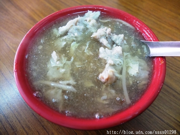 阿萬意麵:【美食特搜。高雄三民區】阿萬意麵。三民市場50年老店 道地鹽水意麵在高雄也吃得到喔!