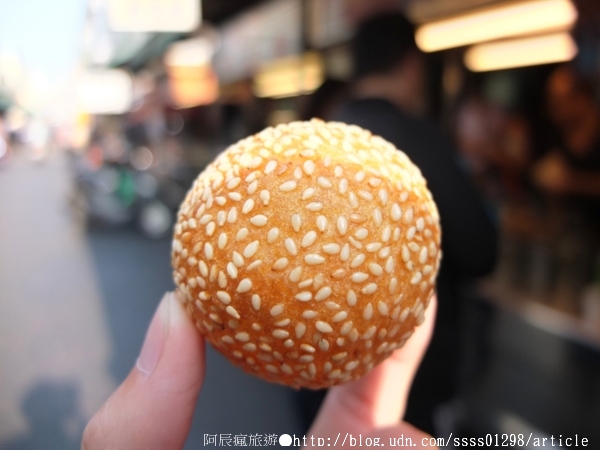 三民街老店燒馬蛋：【美食特搜。高雄三民區】三民街老店燒馬蛋。咀嚼口勁回味無窮 十塊錢銅板價美食