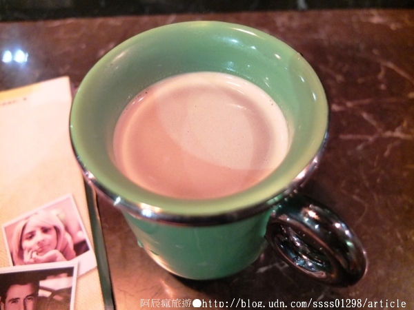 APEULS COFFEE 雅裴詩咖啡：【美食特搜。高雄新興區】雅裴詩咖啡。藏身地底的咖啡館 濃郁咖啡香味徜徉捷運站內