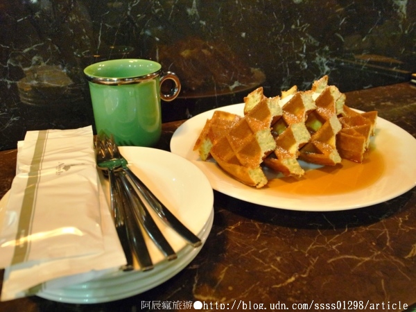 APEULS COFFEE 雅裴詩咖啡：【美食特搜。高雄新興區】雅裴詩咖啡。藏身地底的咖啡館 濃郁咖啡香味徜徉捷運站內