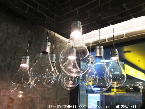 APEULS COFFEE 雅裴詩咖啡：【美食特搜。高雄新興區】雅裴詩咖啡。藏身地底的咖啡館 濃郁咖啡香味徜徉捷運站內