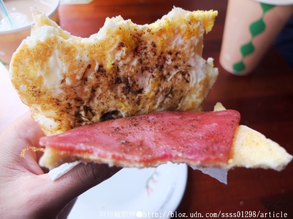 老江紅茶牛奶：【美食特搜。高雄新興區】老江紅茶牛奶。高雄六十年老店 口齒難忘的咖啡茶香