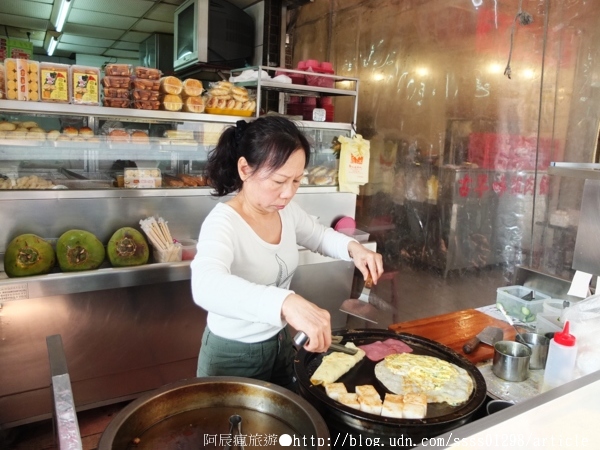 老江紅茶牛奶：【美食特搜。高雄新興區】老江紅茶牛奶。高雄六十年老店 口齒難忘的咖啡茶香