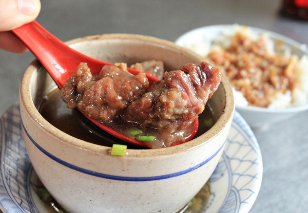 老李排骨酥湯:【高雄】想狂吃一斤排骨酥.老李排骨酥湯.桑尼瘦不了